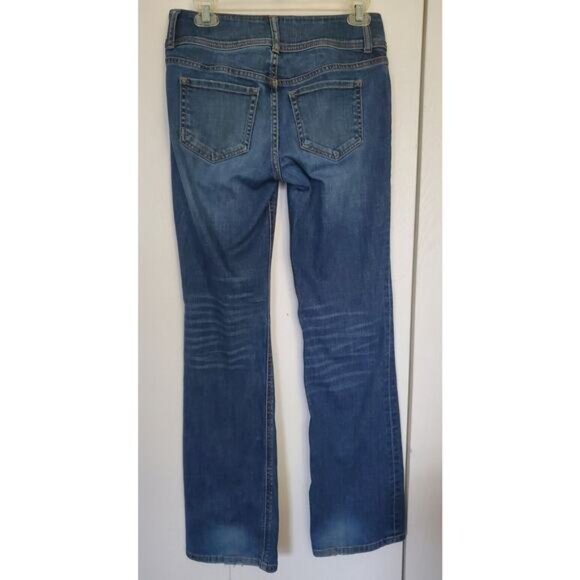 Victoria's Secret VS Hipster Medium Wash Destructive Jeans - Women's Size 2 - Picture 3 of 7